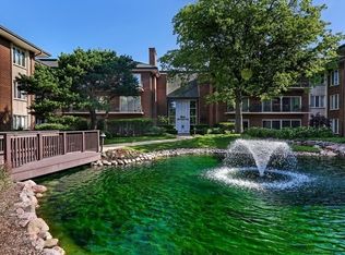 4 Oak Brook Club Dr APT F106, Oak Brook, IL