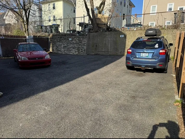 27 Camden Ave — Photo 9