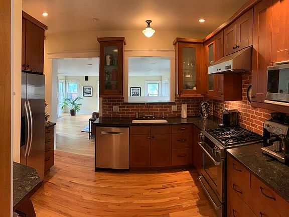 3rd image of 1520 S Clarkson St