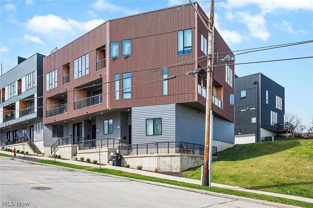 Building Photo - 402 Jefferson Ave