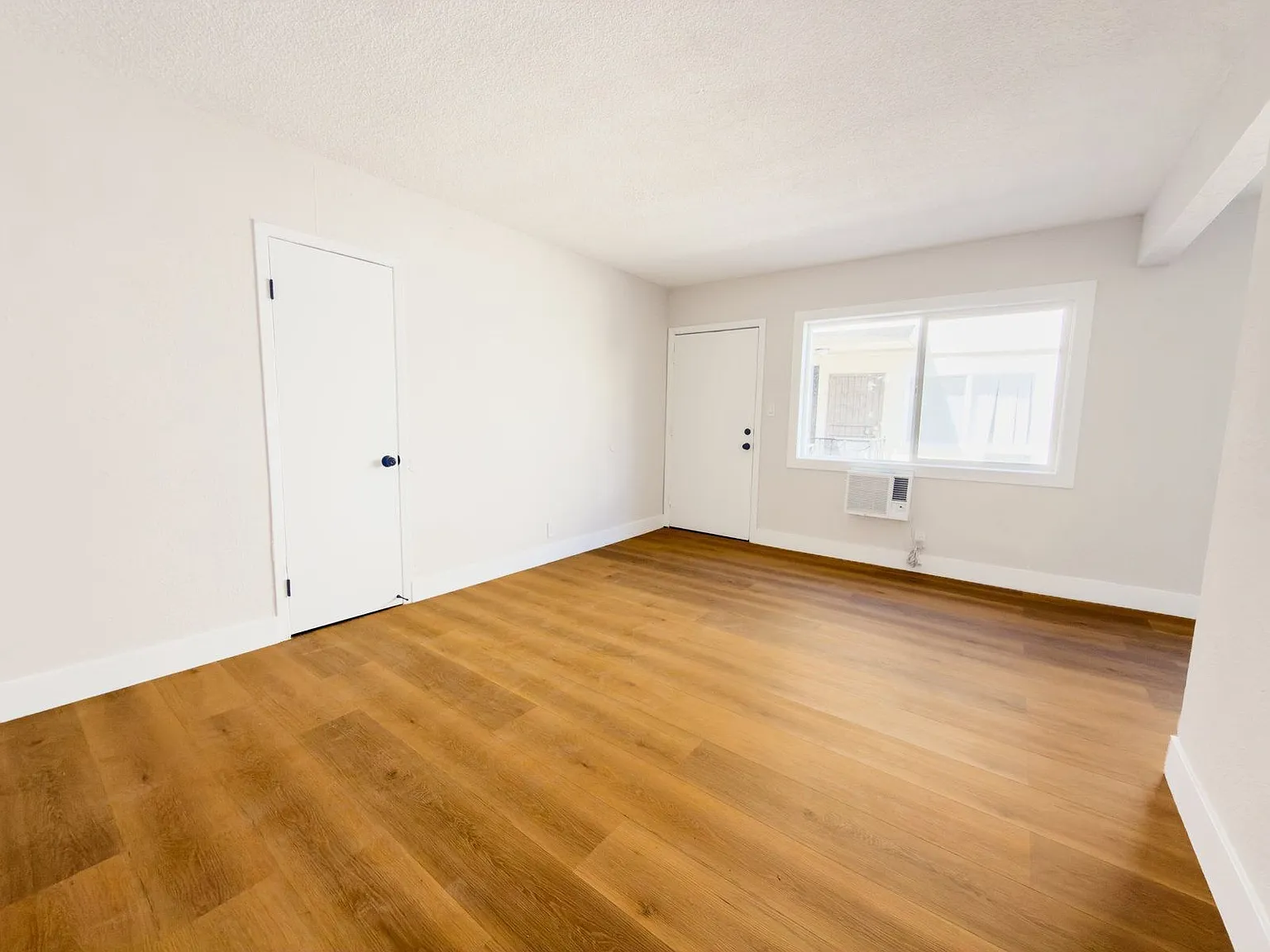 1 bed, 1.0 bath, 700 sqft, $1,745 — Photo 4