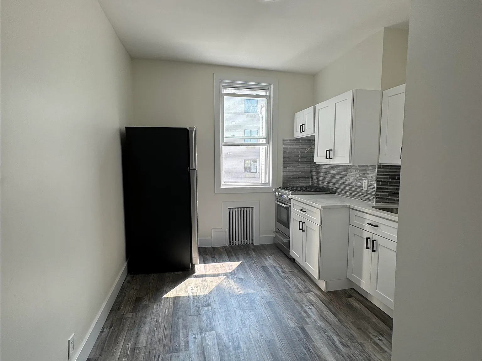3 bed, 1.0 bath, $2,600 — Photo 4