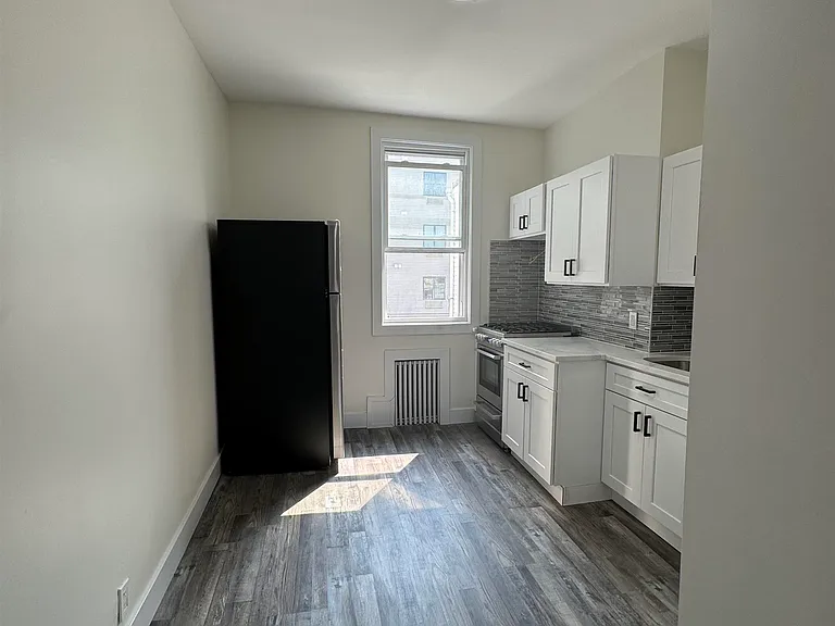 411 51st St #3 — Photo 2