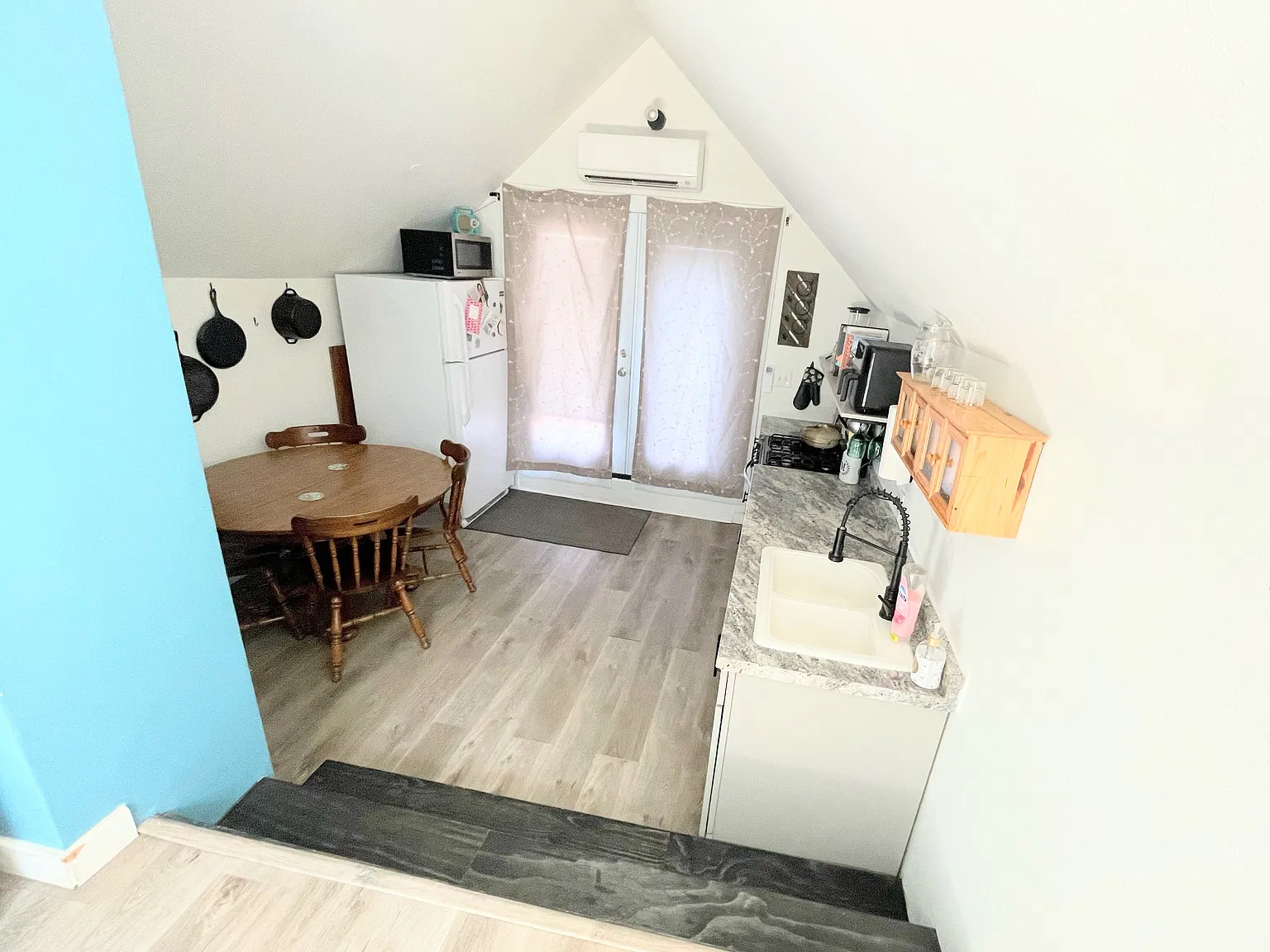 519 N Weber St — Photo 4