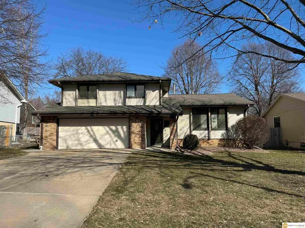 15210 Douglas Cir, Omaha, NE 68154