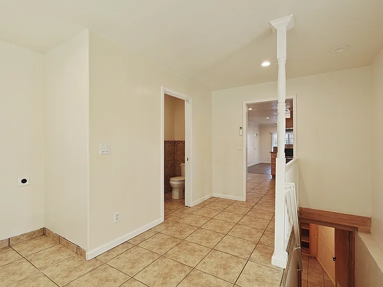 324 Flora St — Photo 21