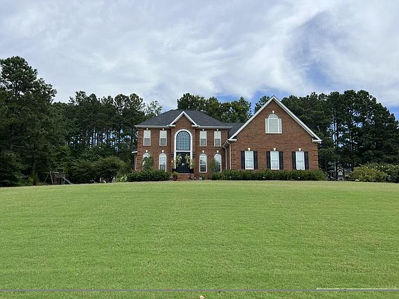 2nd image of 729 Fairway Lakes Rd