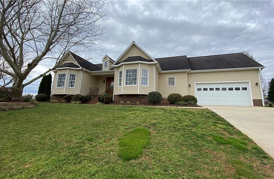 1st image of 3928 Long Meadow Dr
