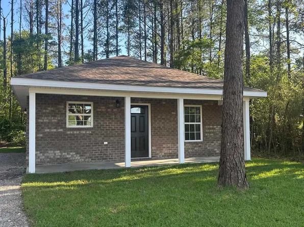 10 Middleton Ln, Atmore, AL 36502