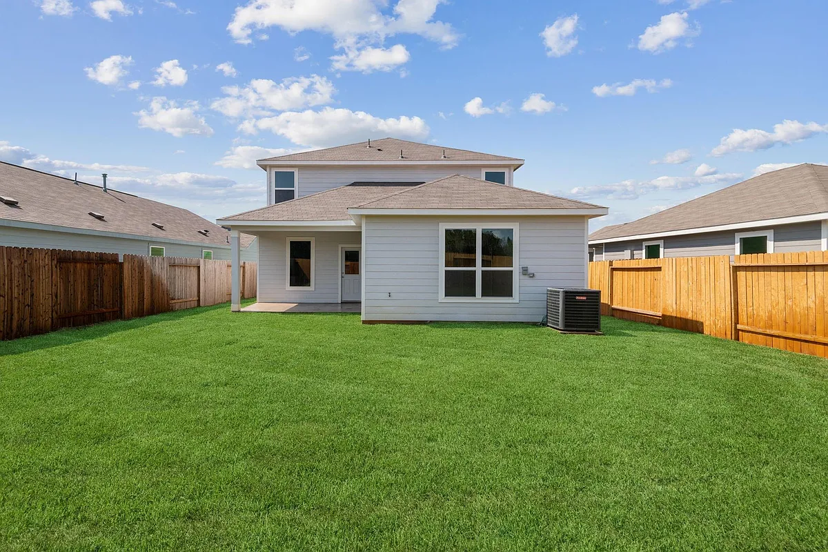 Building Photo - 15802 Berry Hill Dr