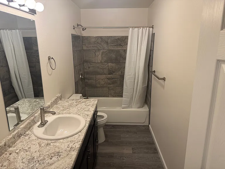 1961 Christine Dr — Photo 2