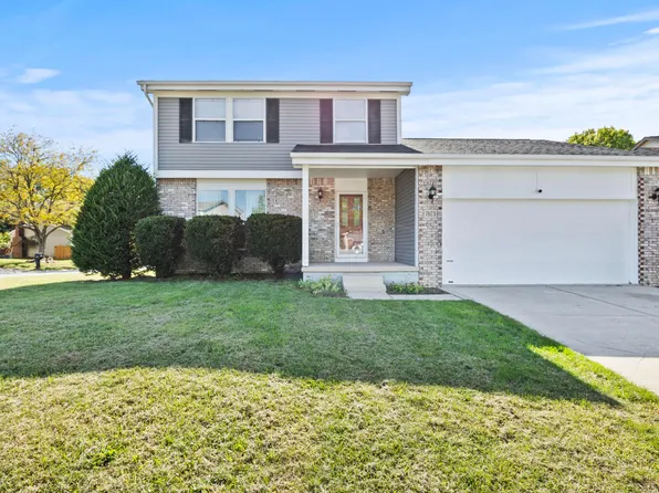 7673 Harbour Town Dr, Pickerington, OH 43147