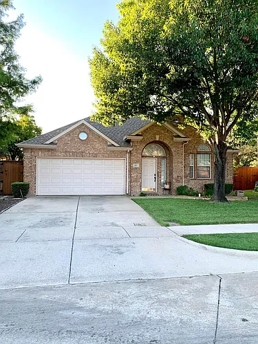 103 Stonecreek Dr Photo 1