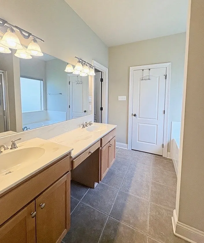 3 bed, 2.5 bath, 1521 sqft, $2,095 — Photo 3