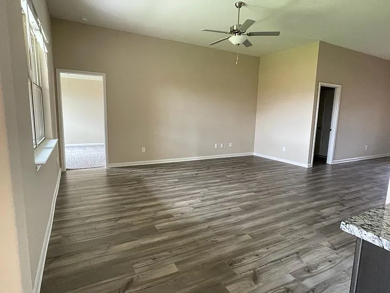 1149 Beaverwood Ln — Photo 16