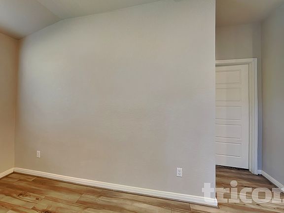 4th image of 13615 Emerson Way