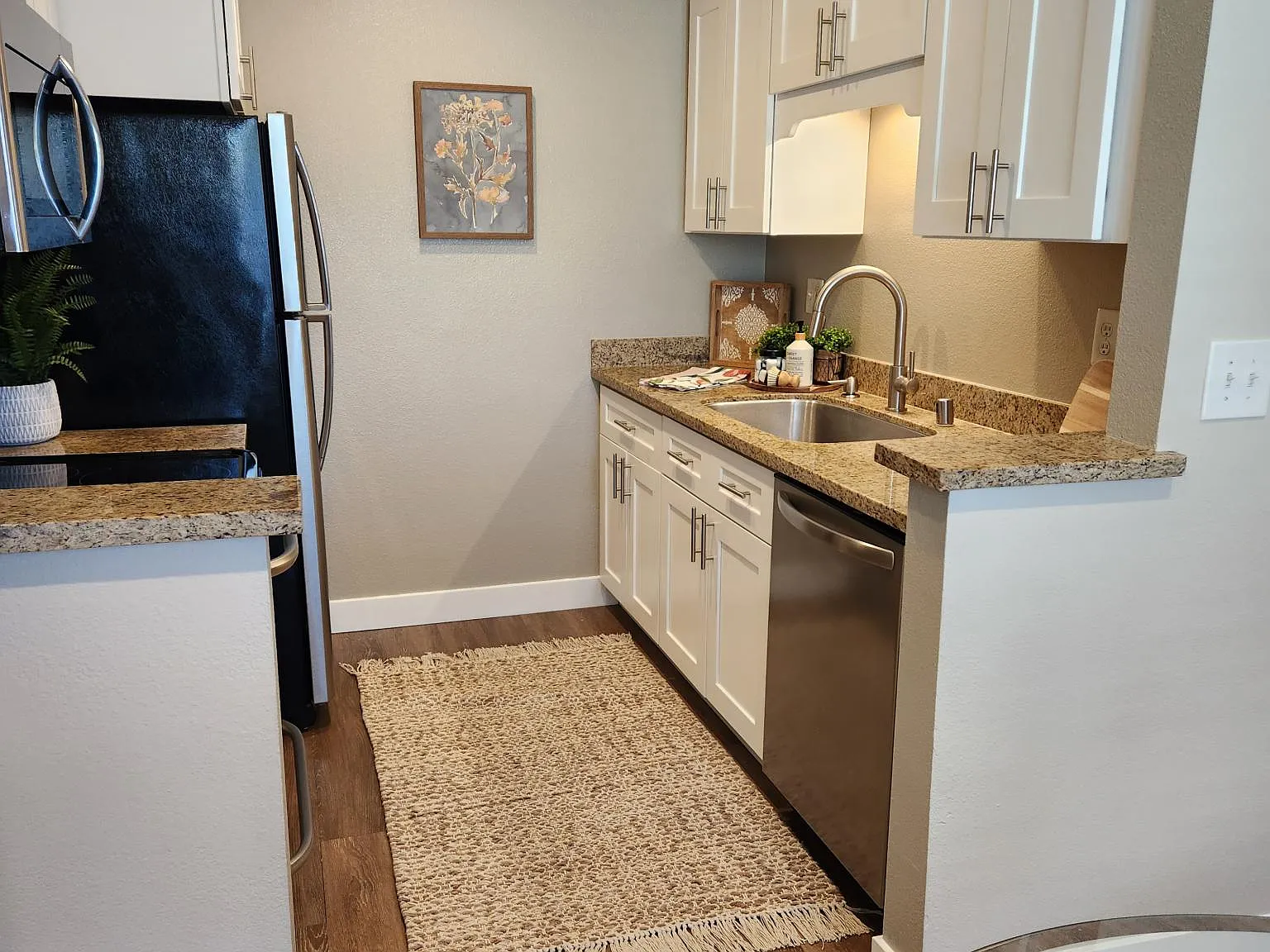 Hillcrest View — Photo 2