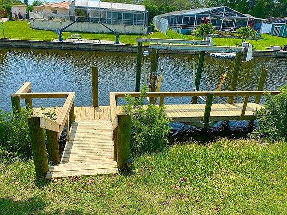 4th image of 5586 Merrimac Dr