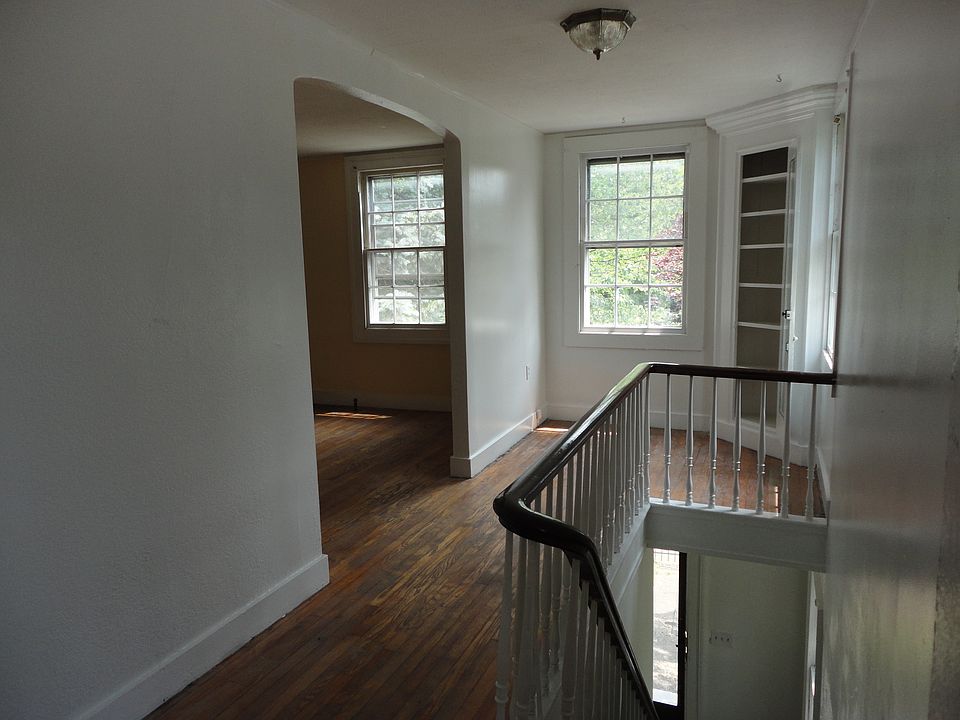 1st image of 4 Dayton St #2