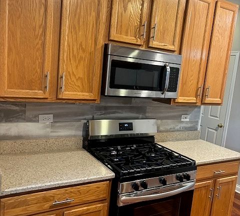 2nd image of 3021 Langston Cir #3021