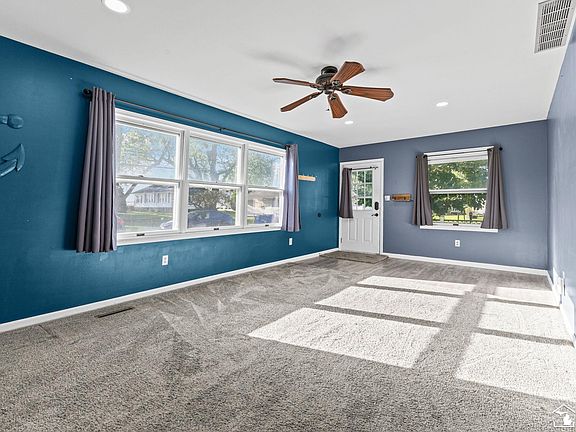 5th image of 3073 Lakeshore Dr