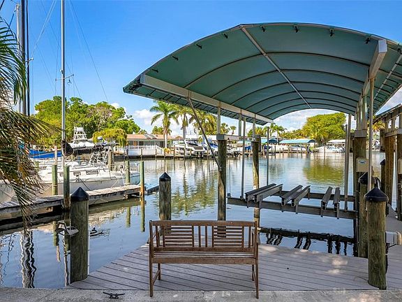 121 Holly Ave, Sarasota, FL 34243 | MLS #A4566955 | Zillow