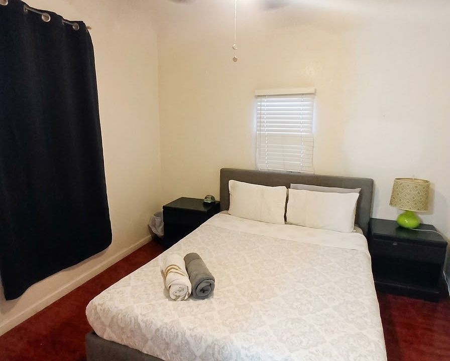 1st image of 712 E Pierce St APT 1