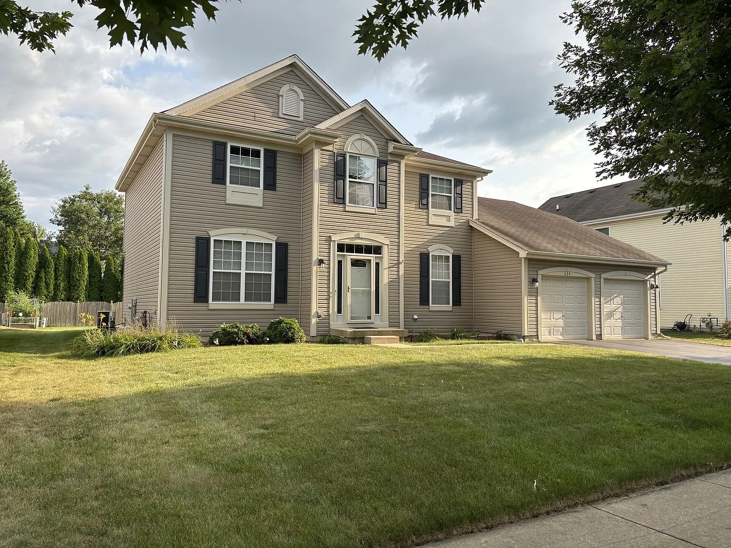 4 bed, 2.5 bath, 3550 sqft, $3,490 — Photo 1