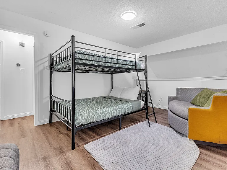 7650 Hedgington Dr — Photo 24