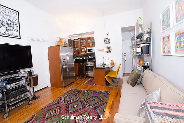 Sold by Schulman Realty LLC | media 9
