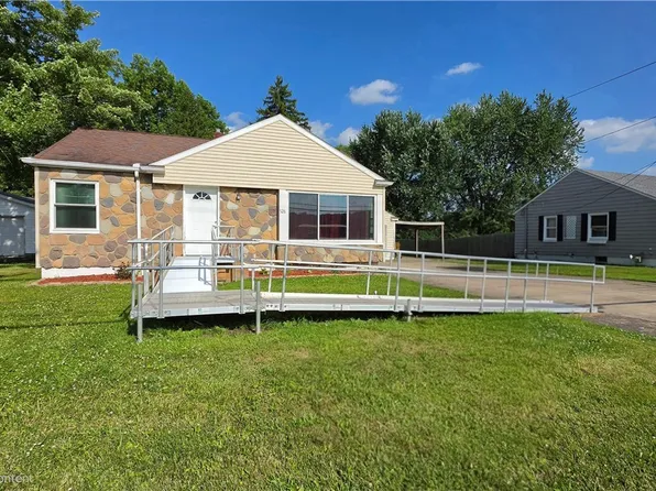 526 Ridge Rd, Newton Falls, OH 44444