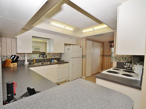 3rd image of 3333 S Atlantic Ave APT 1805