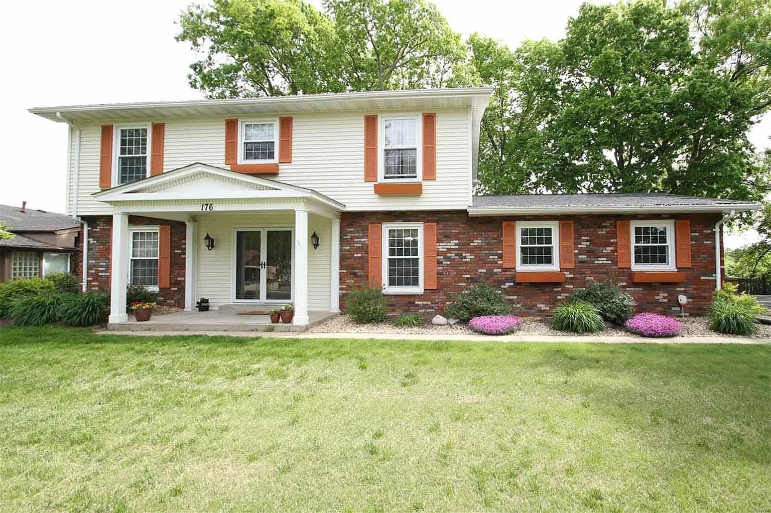 176 Sandy Shore Dr photo 1