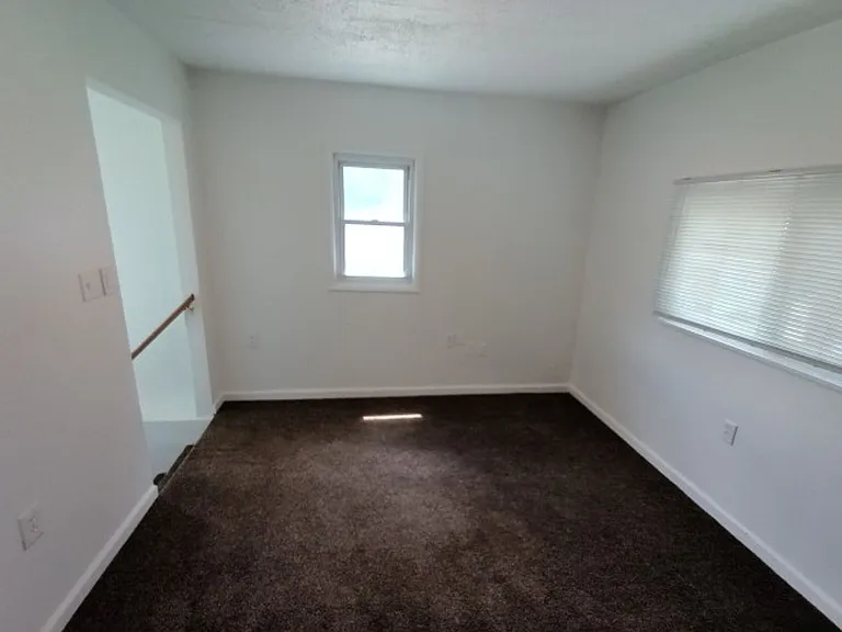 2044 Garrick Ave — Photo 20