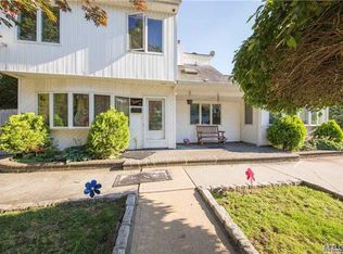 34 Clover Ln, Levittown, NY 11756