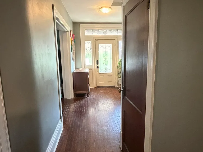 1401 Chelton Ave — Photo 3