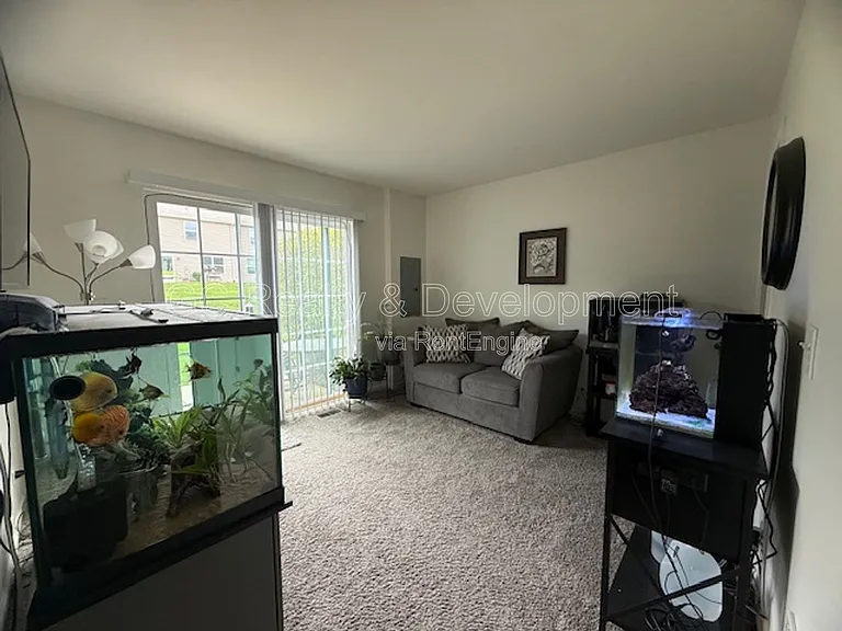 1064 Turin Dr — Photo 13