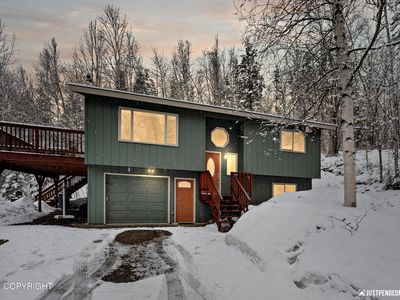 17937 Pioneer Dr, Eagle River, AK, 99577