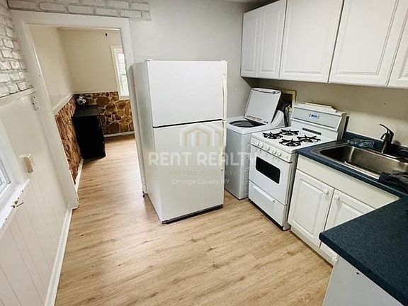 3rd image of 27 Interlochen Pkwy