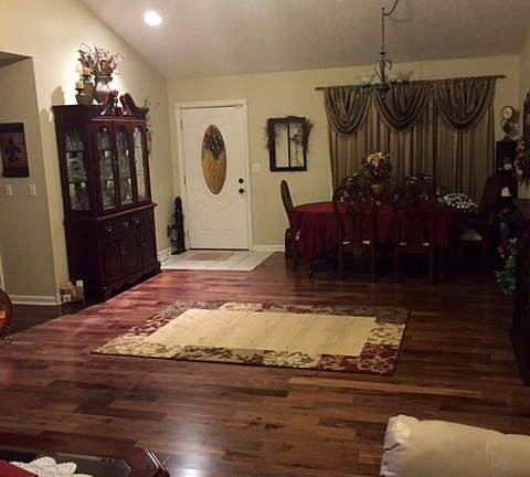 4th image of 140 Levee Ln