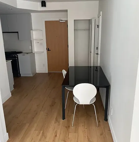2493 Montrose Ave #410 — Photo 9