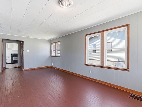 5th image of 1335 W Elm Street