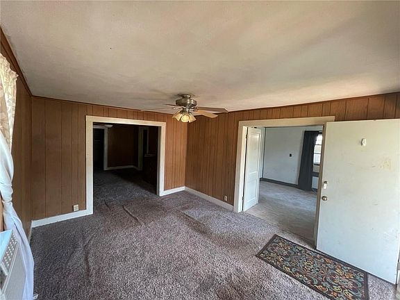 3rd image of 206 S Howard Ave