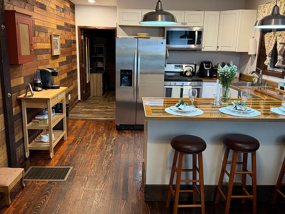 611 Herman Ave #1