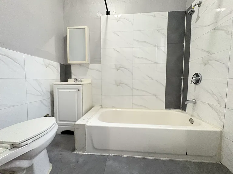 296 Wainwright St #B3 — Photo 3