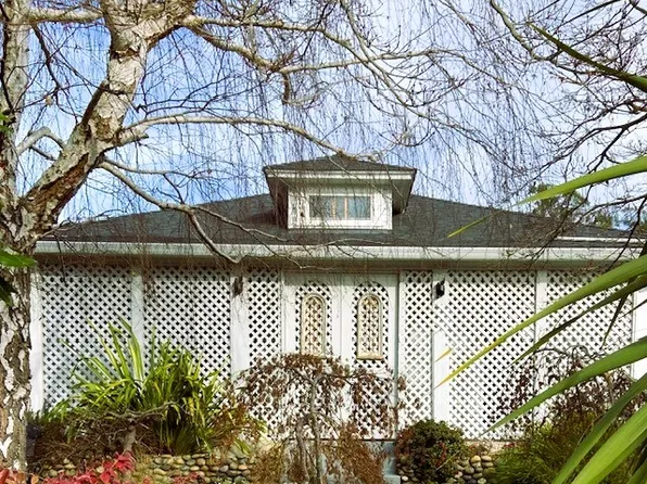 118 Hagemann Ave, Santa Cruz, CA 95062