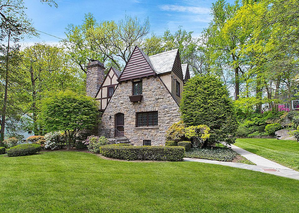 1st image of 678 Forest Ave