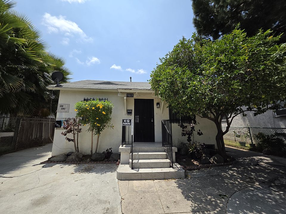 1st image of 9019 Baring Cross St #1