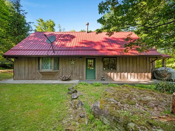 762 Sutton Rd, Titusville, PA 16354