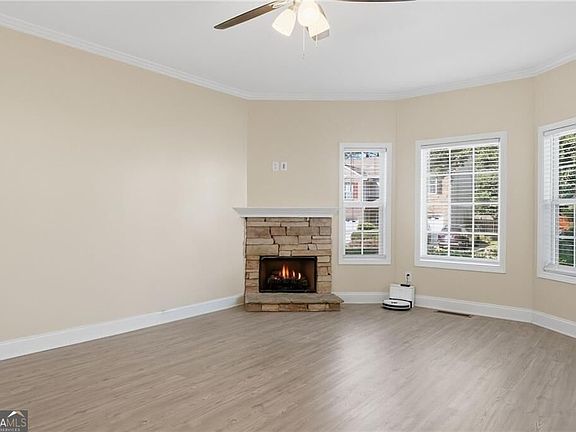 3rd image of 251 Derby Ct